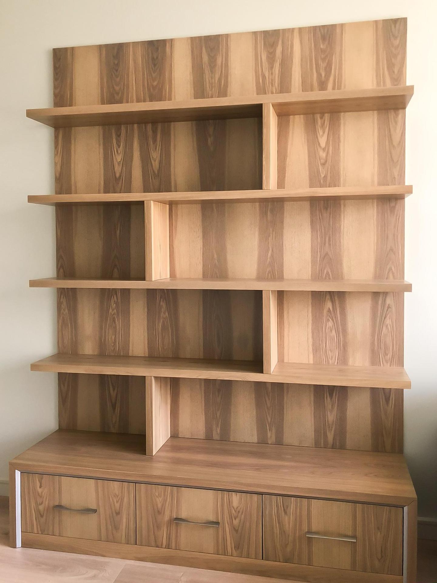 Книжная полка