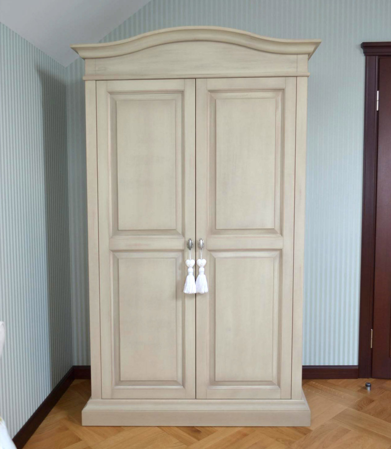 Меблі у спальню